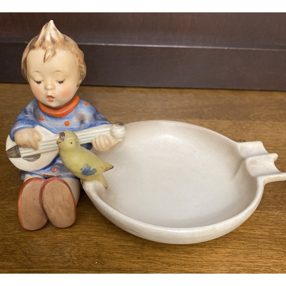 Goebel Hummel Figurine # 33 "Joyful" Ashtray TMK2 3.75" x 6" 1959